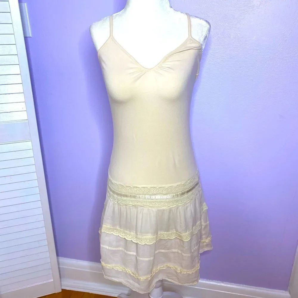 Cream V-Neck Dress - Picture 4 of 11